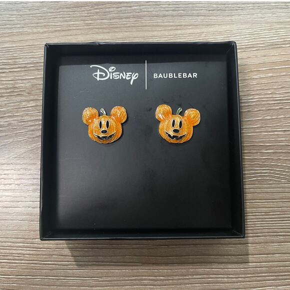Disney BaubleBar Mickey Mouse Pumpkin Stud Earrings Enamel Halloween Fall NEW - Picture 3 of 7